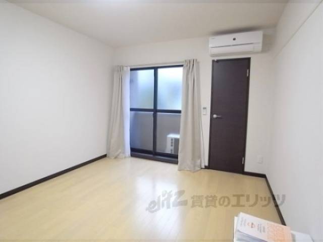 洋室　8.1帖のお部屋です