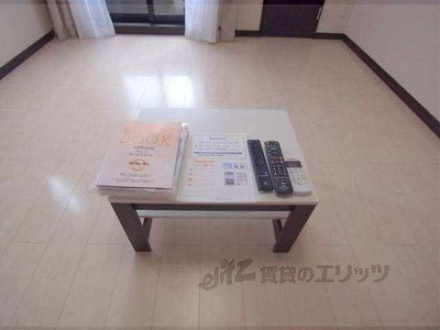 テーブル　一人暮らしにちょうどいい大きさ。