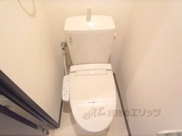 トイレ　ウォシュレット付きです。