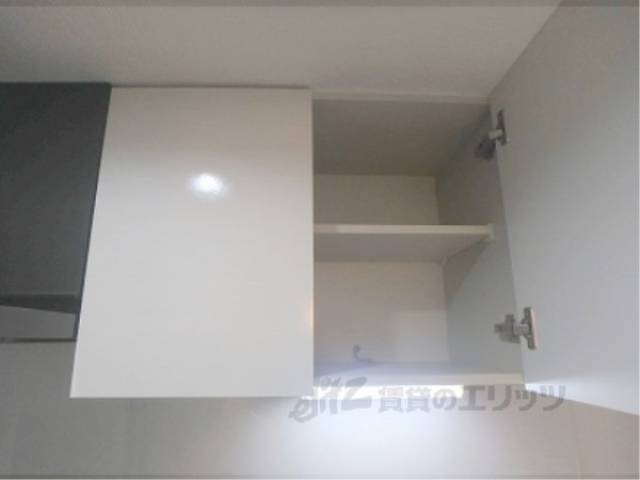 キッチン　上部収納