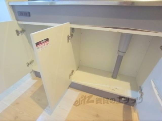 キッチン　(下部収納)