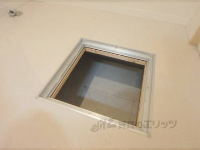 脱衣所床下収納