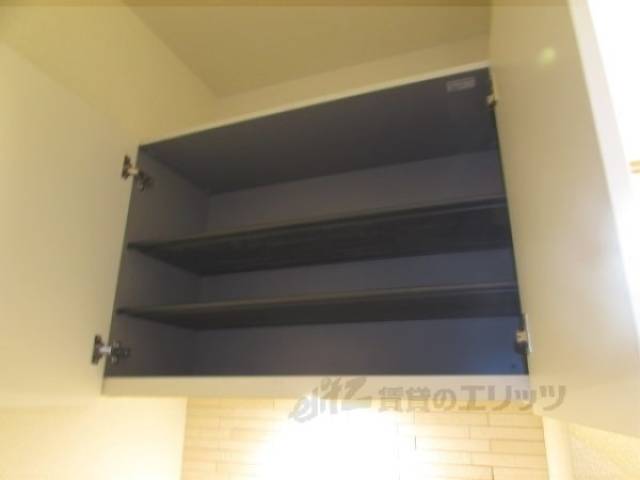 玄関　上部収納