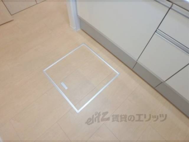 キッチン　床下収納