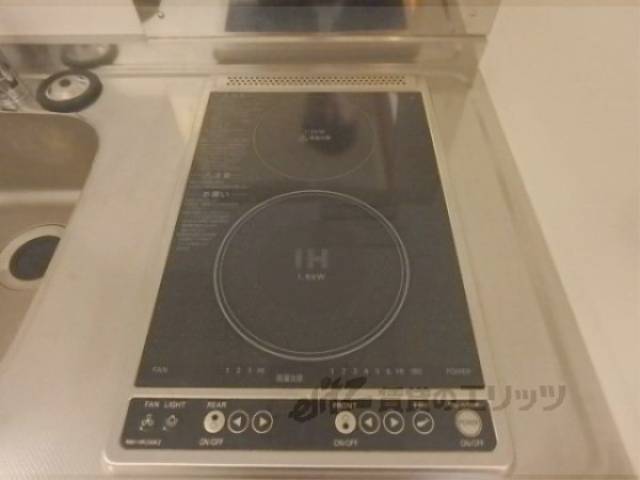 キッチン　二口コンロ