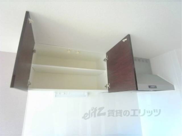 キッチン　上部収納