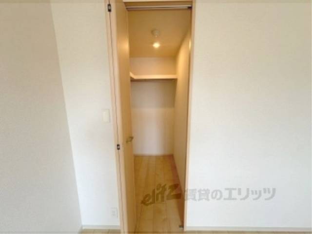 収納　エアコン
