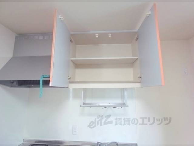 キッチン　収納上部