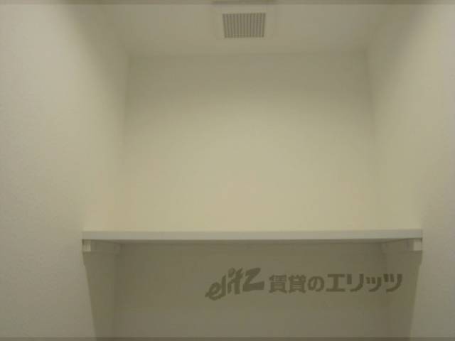 トイレ上の棚