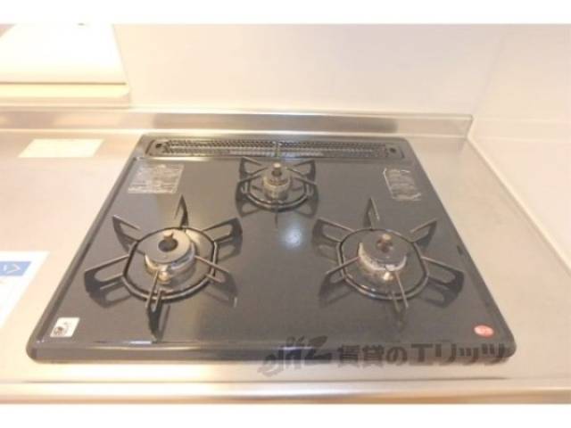 キッチン　3口コンロ