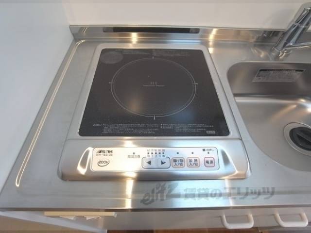 キッチン　電気コンロ：（1口）