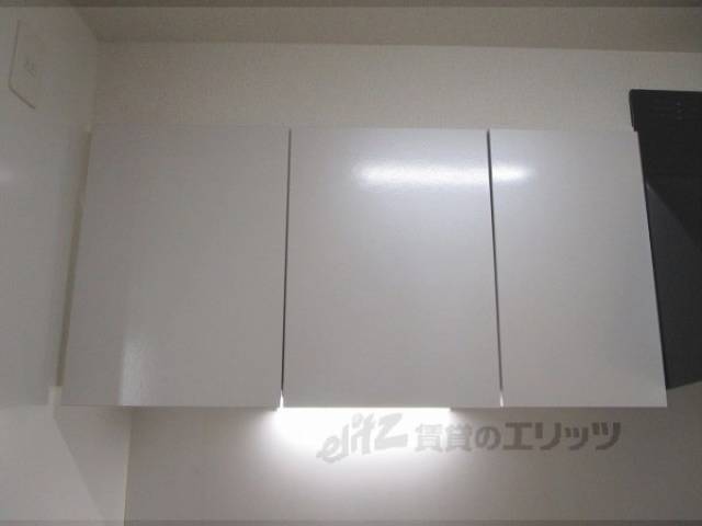 キッチン　上収納