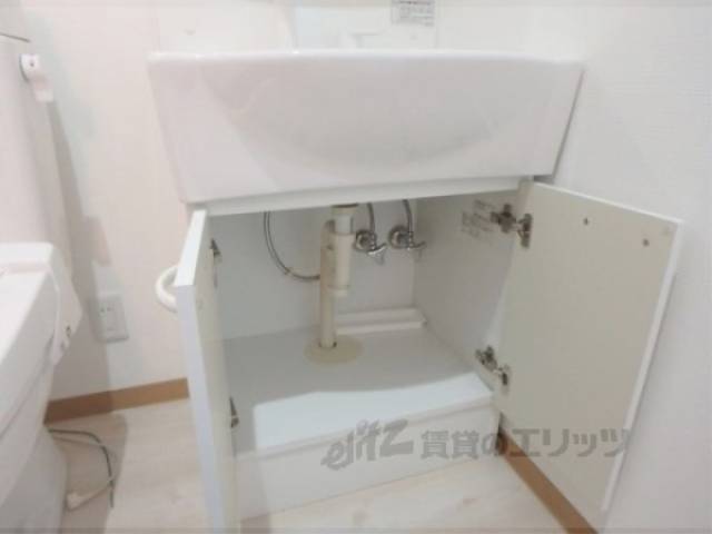 洗面所　洗面所下部収納