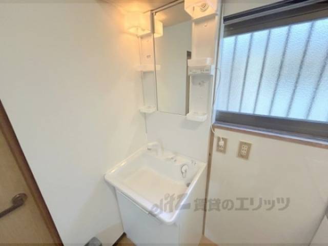 洗面所　冷蔵庫
