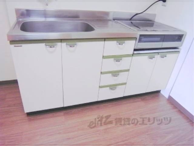 キッチン　下部収納