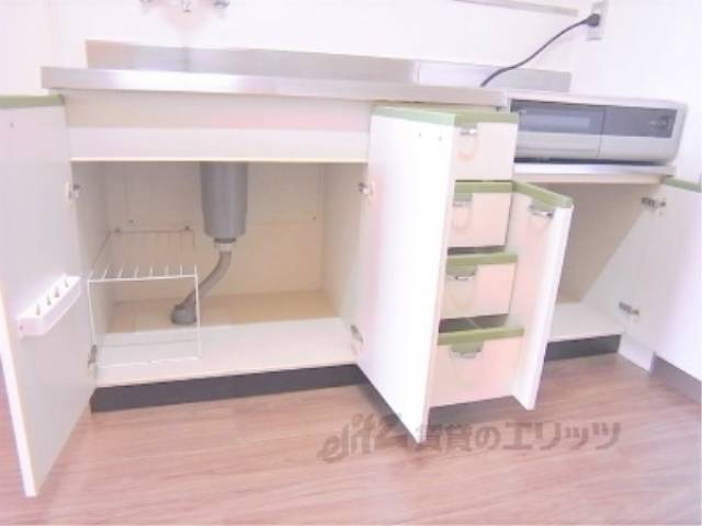キッチン　下部収納