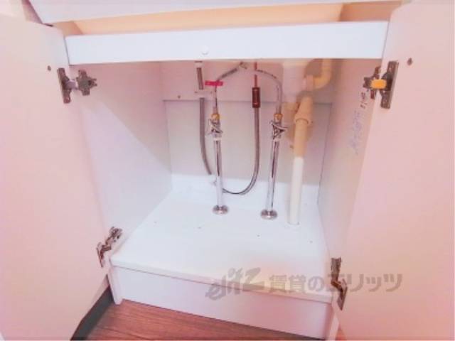 洗面所　下部収納