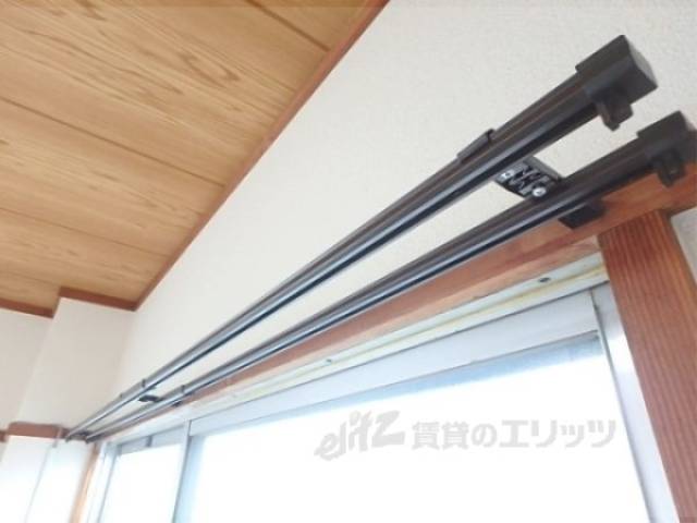カーテンレール