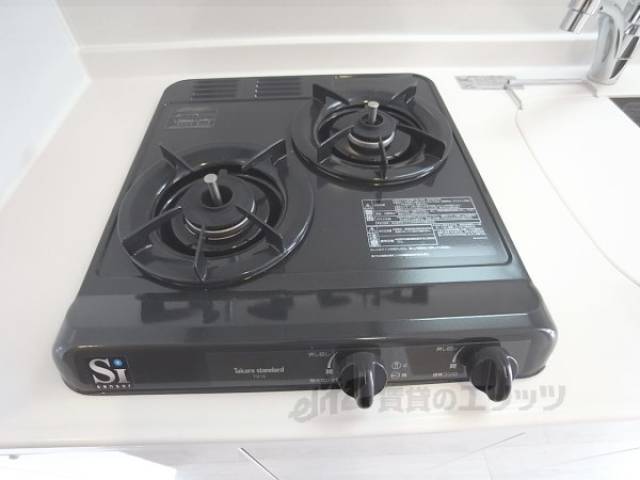 キッチン　ガスコンロ：（2口）