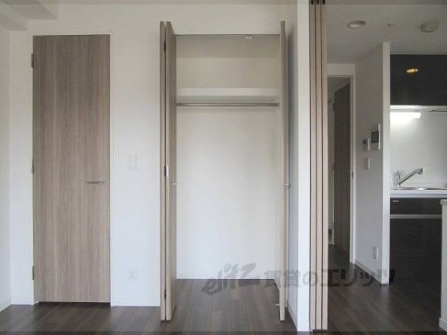 洗面所　洗面化粧台：収納