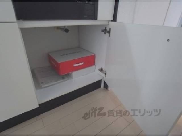 収納　キッチン下