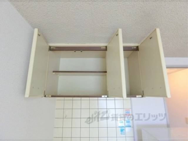 キッチン　上部収納