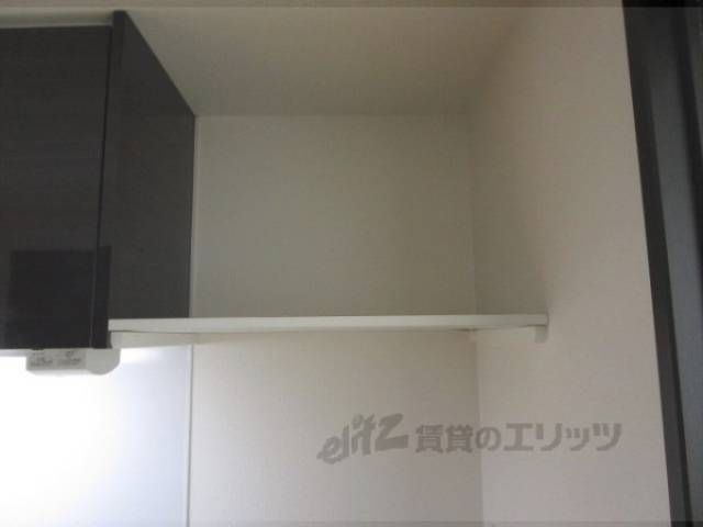冷蔵庫置場　上部物置