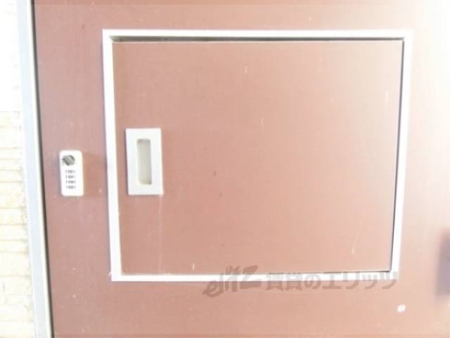 玄関　宅配ボックス