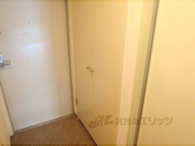 冷蔵庫置場　トビラ