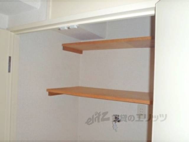 冷蔵庫置場　棚