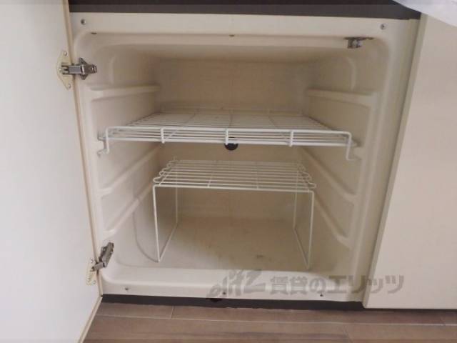 収納　調理台下