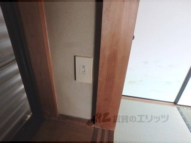 電話線プラグ　2階和室西側にあります