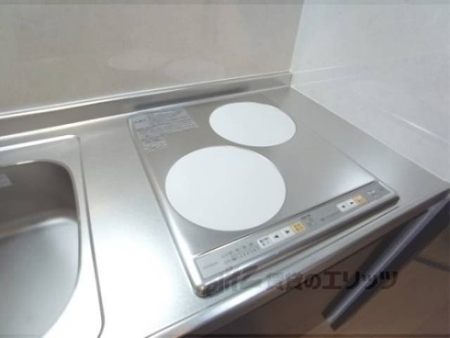 キッチン　コンロ　二口コンロが付いています