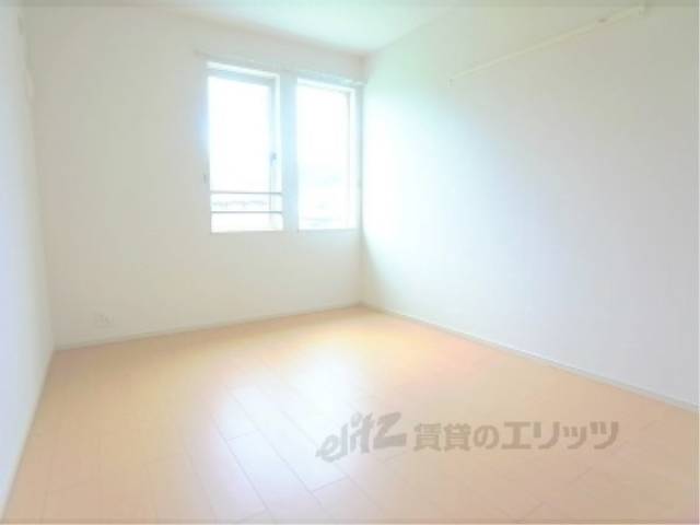 洋室　リビングの横にある洋室です。