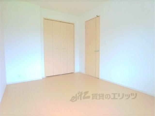 洋室　リビングの横にある洋室です。