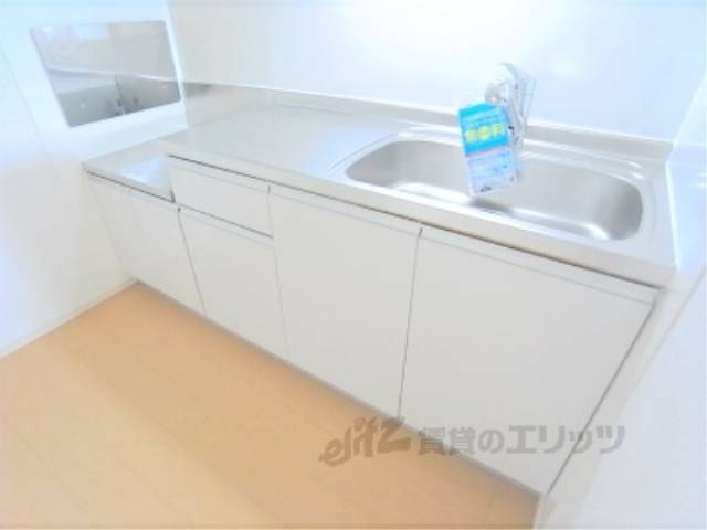 キッチン　横にｶｳﾝﾀｰﾃｰﾌﾞﾙが付いてます。