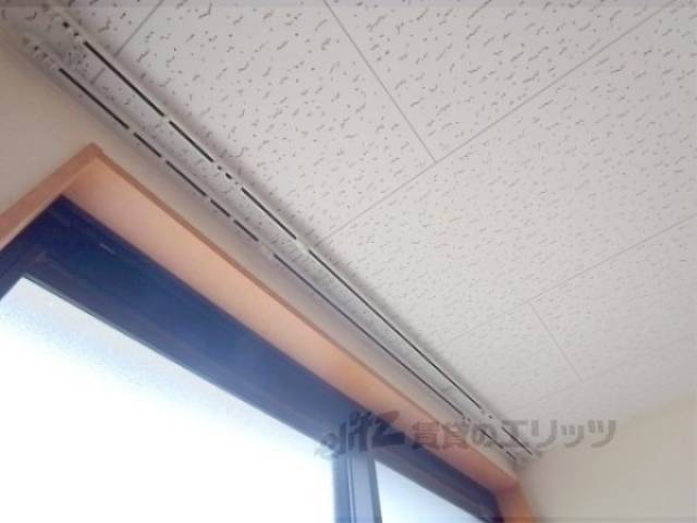 カーテンレール