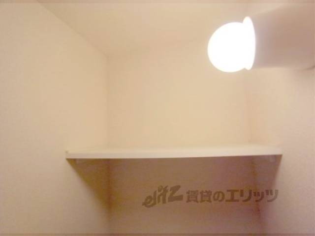 トイレ　上部収納