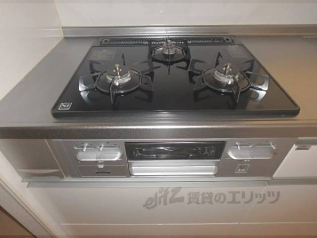 キッチン　ガス3口コンロ