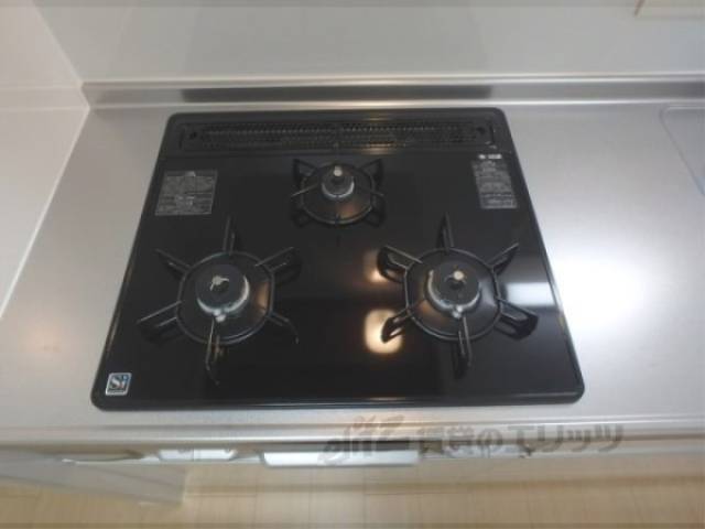 キッチン　ガス3口コンロ