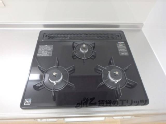 キッチン　ガス3口コンロ