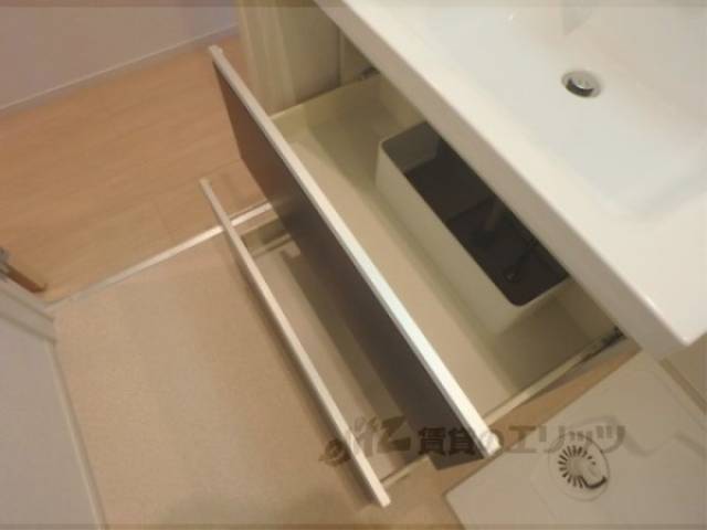 洗面所　洗面所下部収納