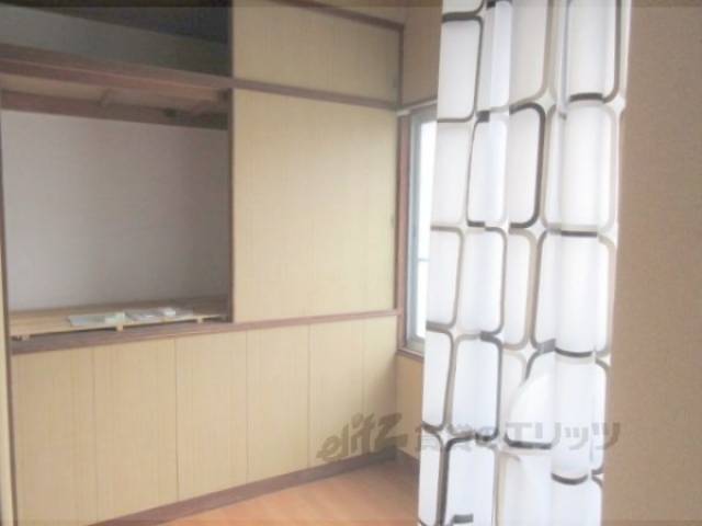 洋室　シャワースペース向かいにあります。