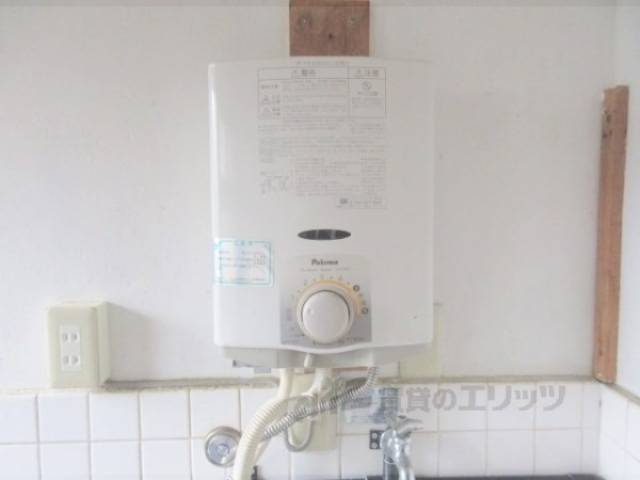 キッチン　給湯器