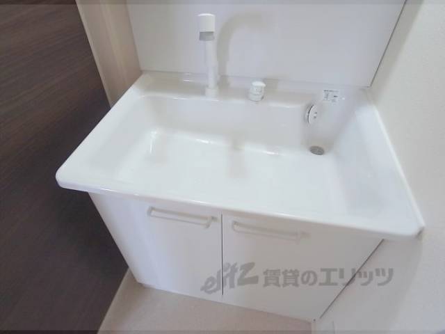 洗面所　洗面台ぴかぴかです