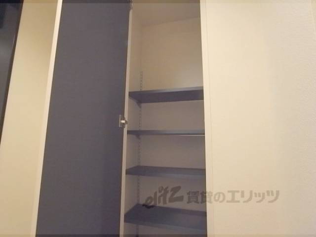 下駄箱　高さ調節可能です