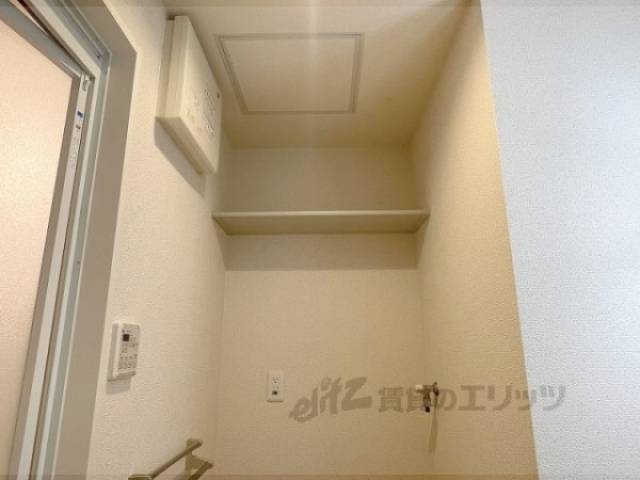 洗濯機置場　収納
