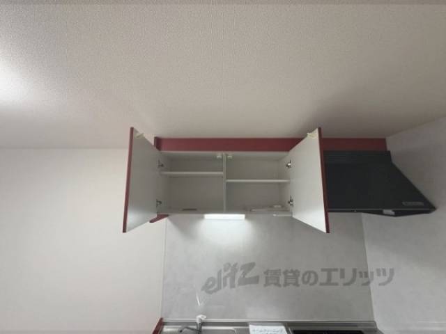 キッチン　上部収納
