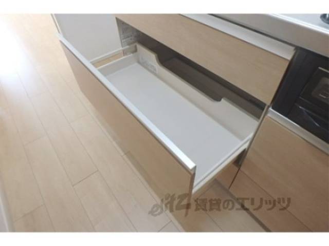 キッチン　収納　イメージ写真