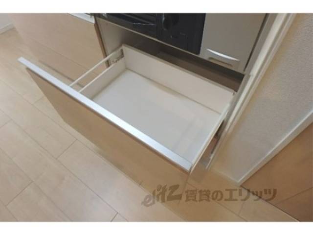 キッチン　収納　イメージ写真